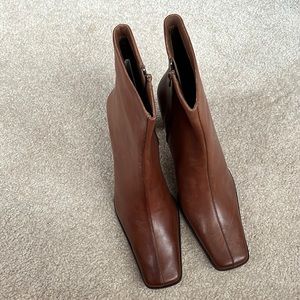 Croft & Barrow brown heeled boots size 11